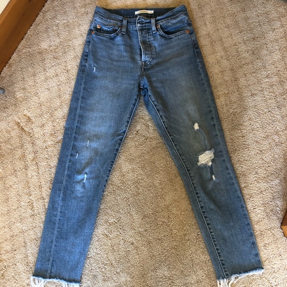 Levi’s distressed skinny jeans - Picture 1 of 3